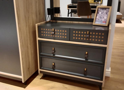 Exklusives Design Kommode mit Spiegel Schlafzimmer Kommode Design Schrank